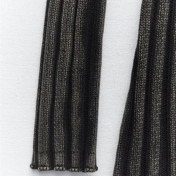 ZARA BLOGGER FAVORITE OFF-THE-SHOULDER ACID WASH KNIT DRESS - Picture 9 of 10